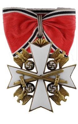 Cross on Neck Ribbon 1st Class With Swords - 1939-1943 / 3rd Class - 1943-1945